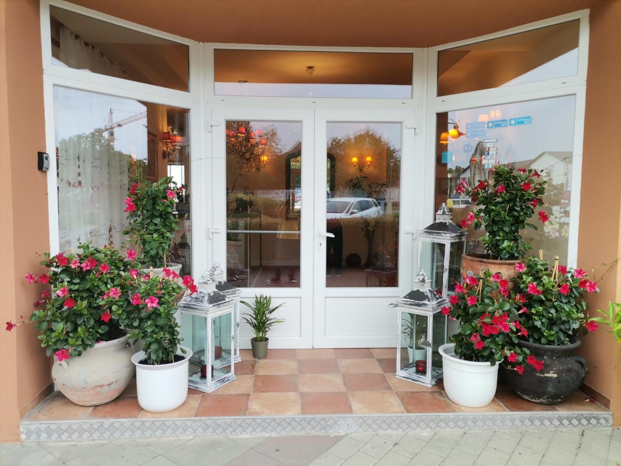 Hotel Al Faro Lodge Am See Подерсдорф-ам-Зе Экстерьер фото
